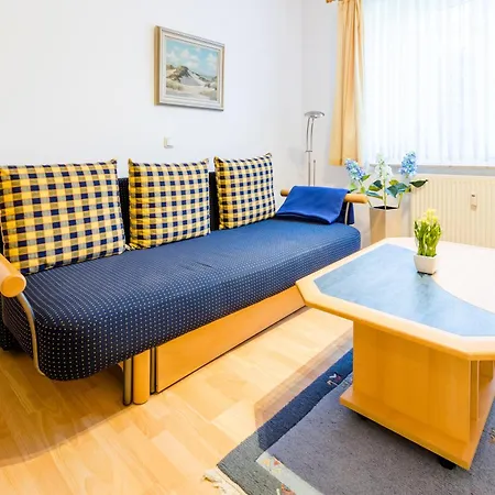 Friedenstrasse 21 Whg 1 * Zingst